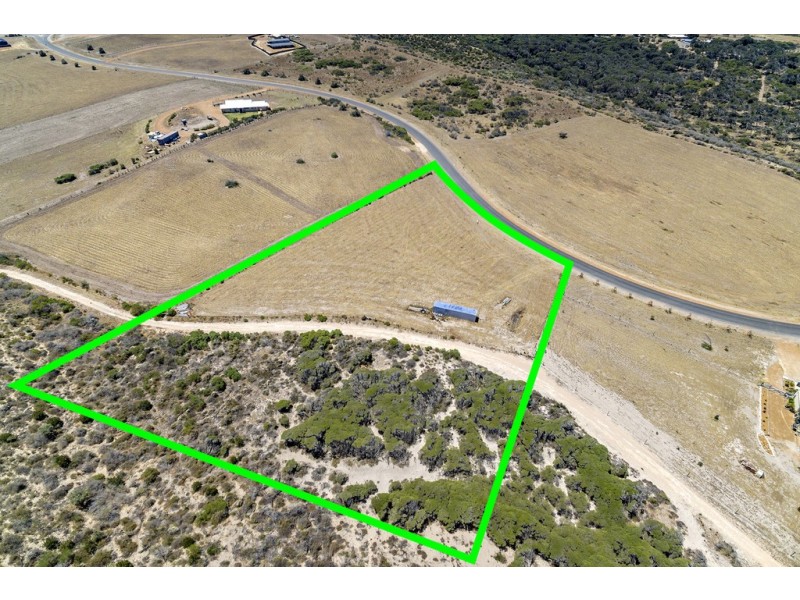 13 African Reef Boulevard, Greenough WA 6532