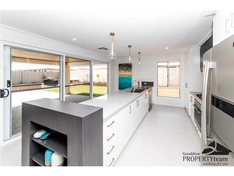 215 Chapman Valley Road, Waggrakine WA 6530