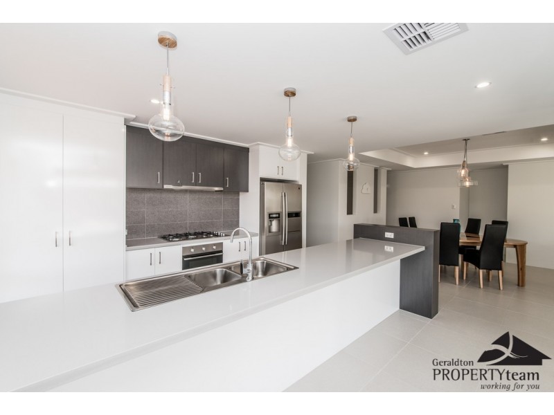 215 Chapman Valley Road, Waggrakine WA 6530