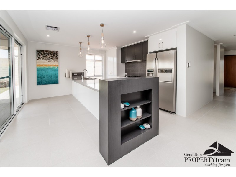 215 Chapman Valley Road, Waggrakine WA 6530