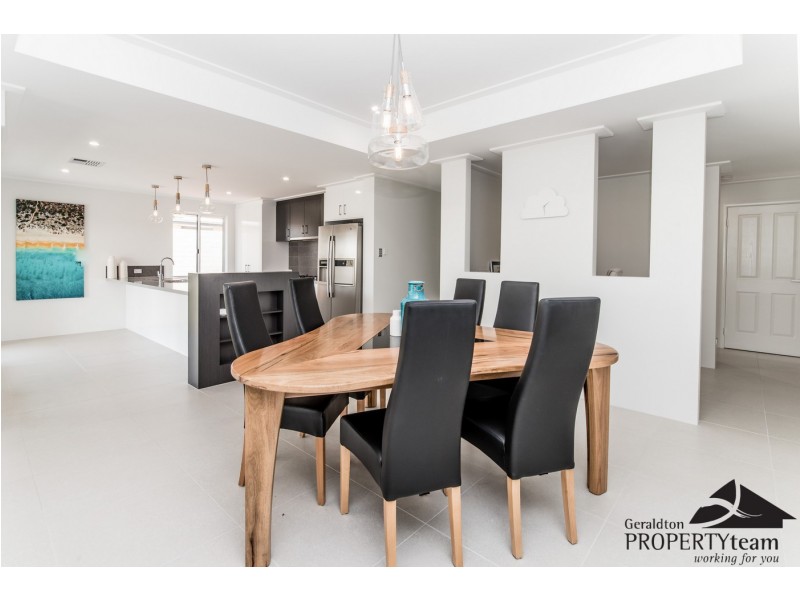 215 Chapman Valley Road, Waggrakine WA 6530