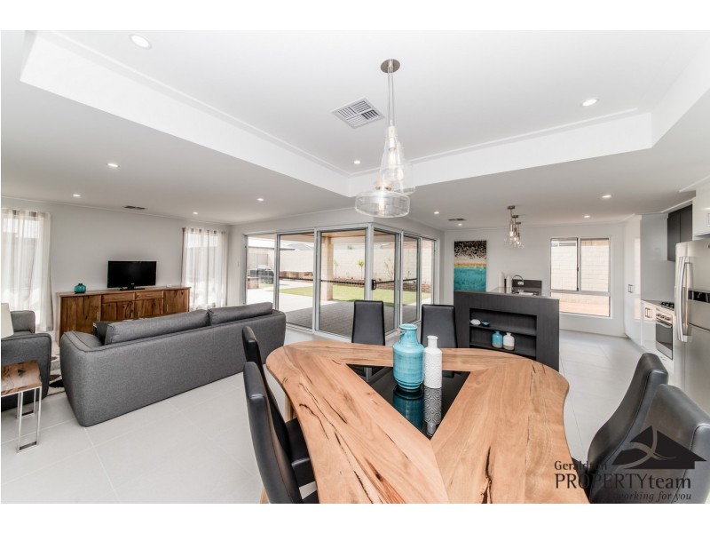 215 Chapman Valley Road, Waggrakine WA 6530