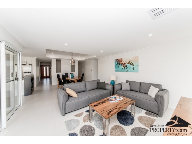 215 Chapman Valley Road, Waggrakine WA 6530