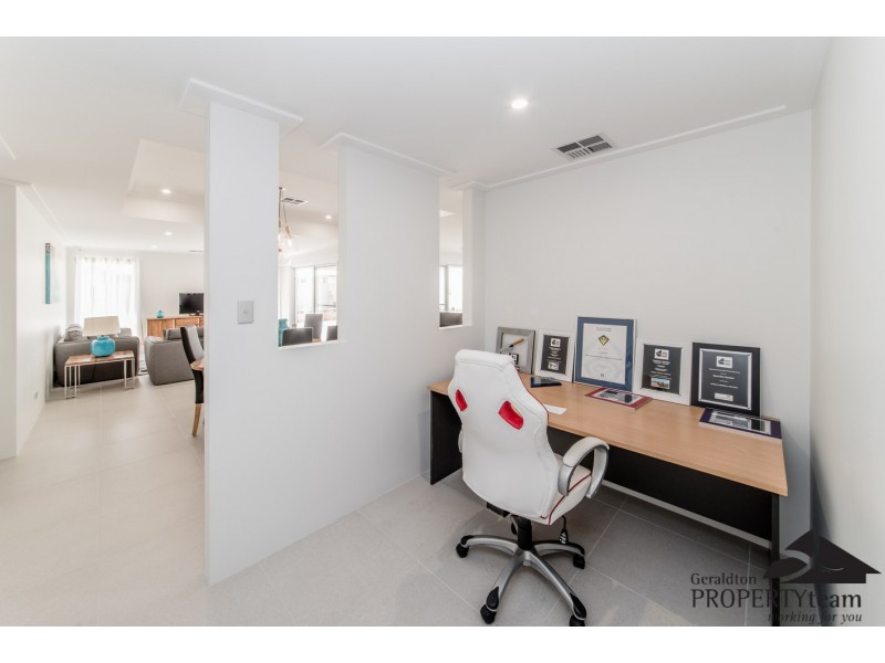 215 Chapman Valley Road, Waggrakine WA 6530