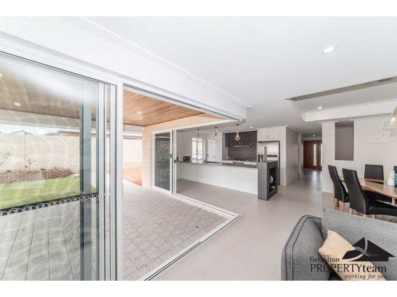 215 Chapman Valley Road, Waggrakine WA 6530