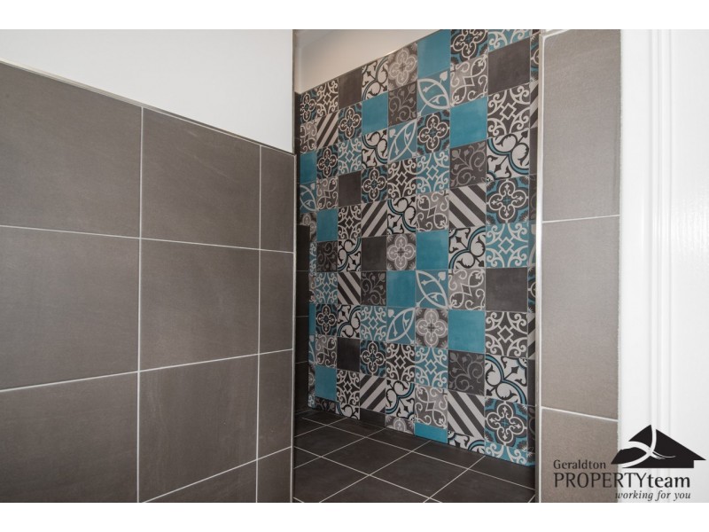 215 Chapman Valley Road, Waggrakine WA 6530