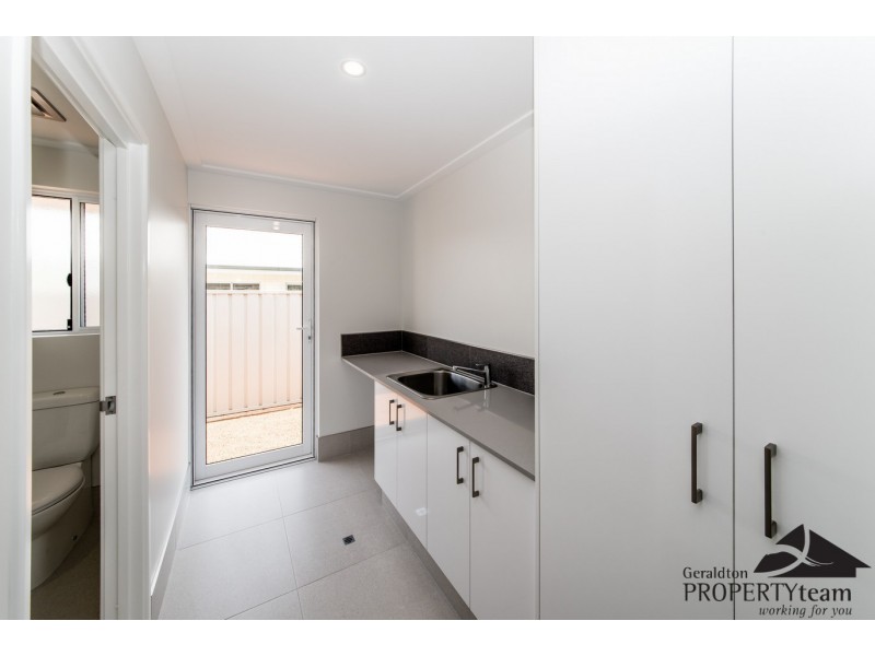 215 Chapman Valley Road, Waggrakine WA 6530