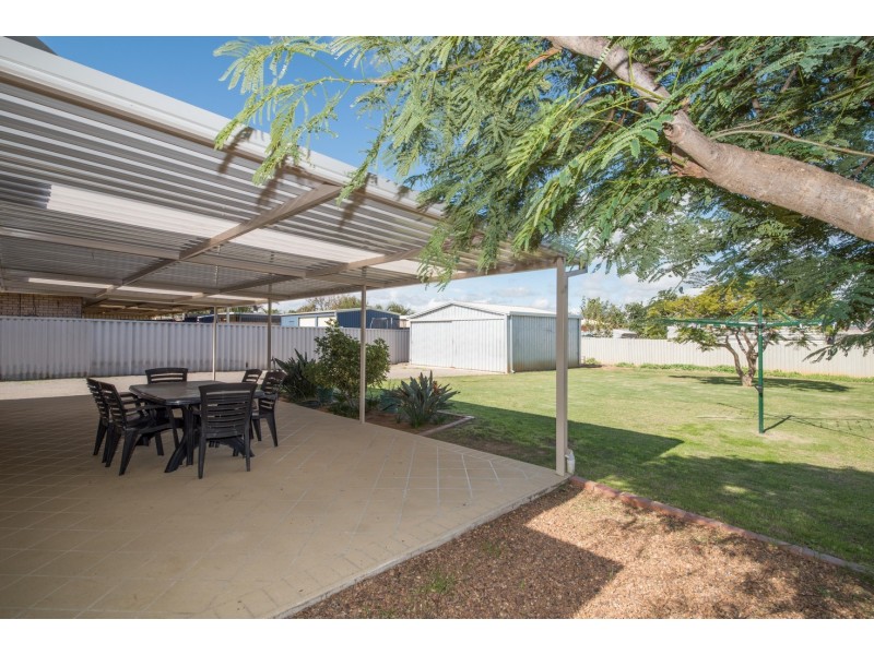 4 Pinyali Way, Waggrakine WA 6530