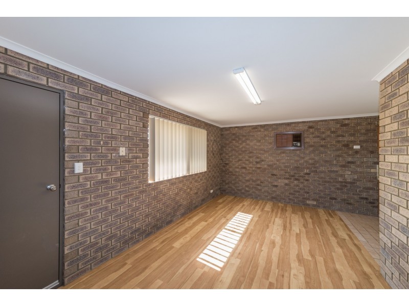 4 Pinyali Way, Waggrakine WA 6530