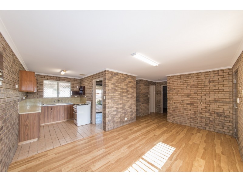 4 Pinyali Way, Waggrakine WA 6530