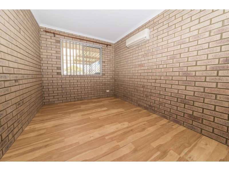 4 Pinyali Way, Waggrakine WA 6530