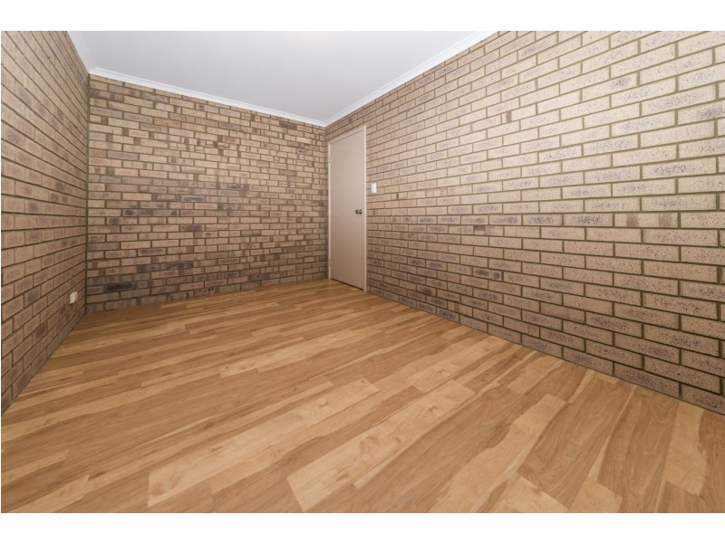 4 Pinyali Way, Waggrakine WA 6530