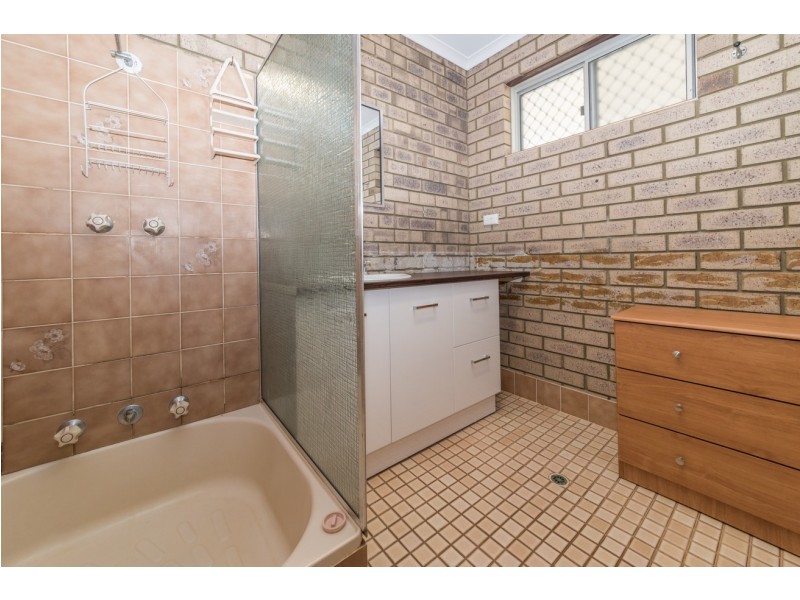 4 Pinyali Way, Waggrakine WA 6530