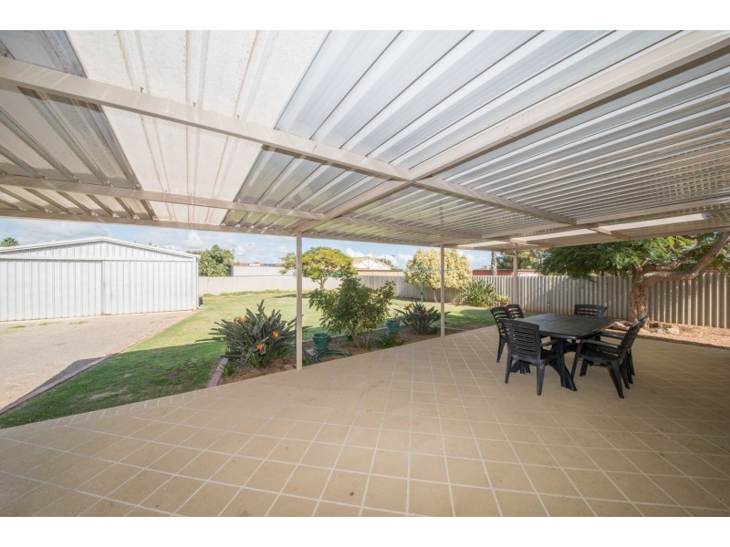 4 Pinyali Way, Waggrakine WA 6530