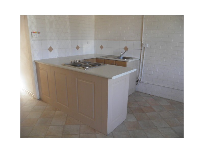 2/230 Seventh Street, Wonthella WA 6530