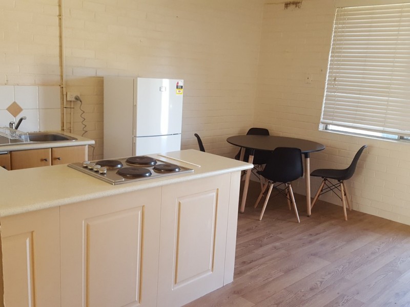 2/230 Seventh Street, Wonthella WA 6530