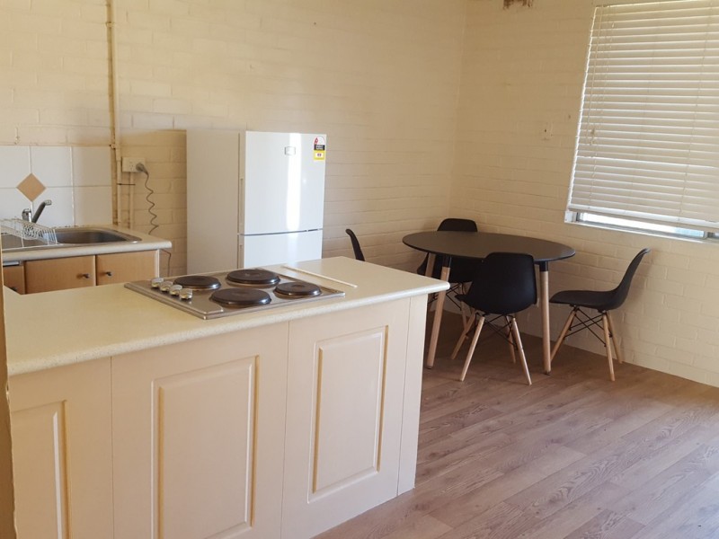 2/230 Seventh Street, Wonthella WA 6530