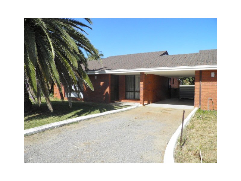 1/8 Weeks Court, Utakarra WA 6530