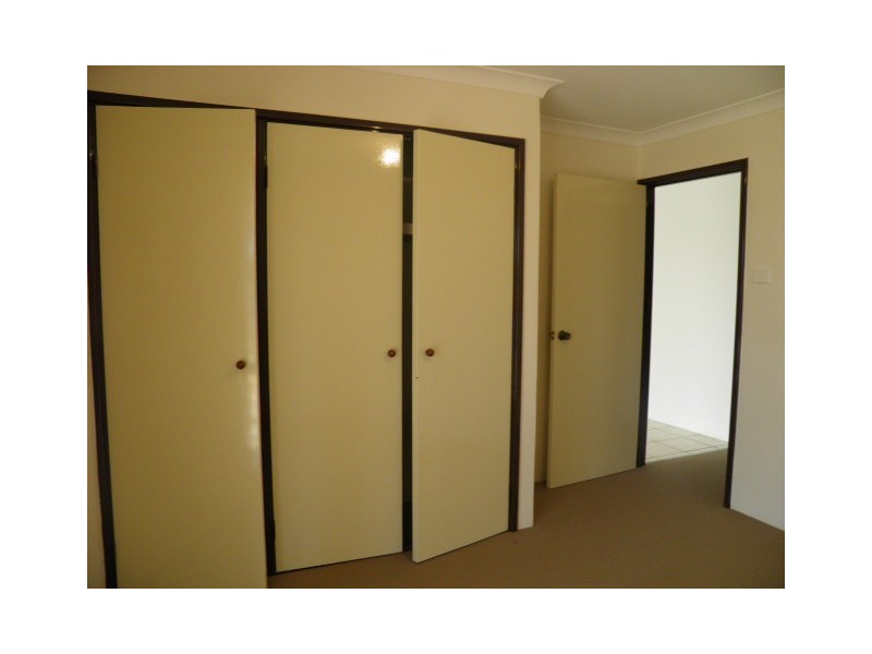 1/8 Weeks Court, Utakarra WA 6530