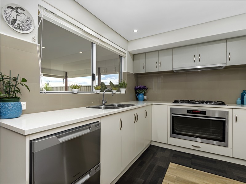 20 Peak Street, Drummond Cove WA 6532