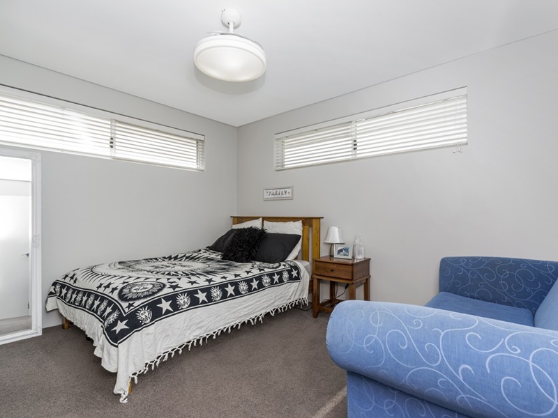 20 Peak Street, Drummond Cove WA 6532