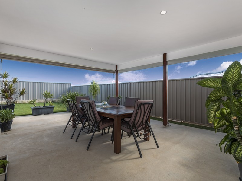 20 Peak Street, Drummond Cove WA 6532