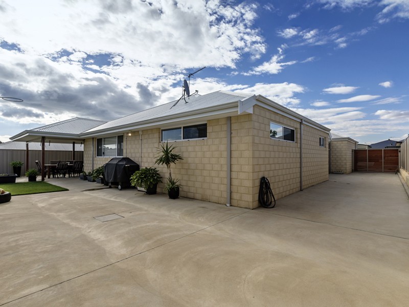 20 Peak Street, Drummond Cove WA 6532