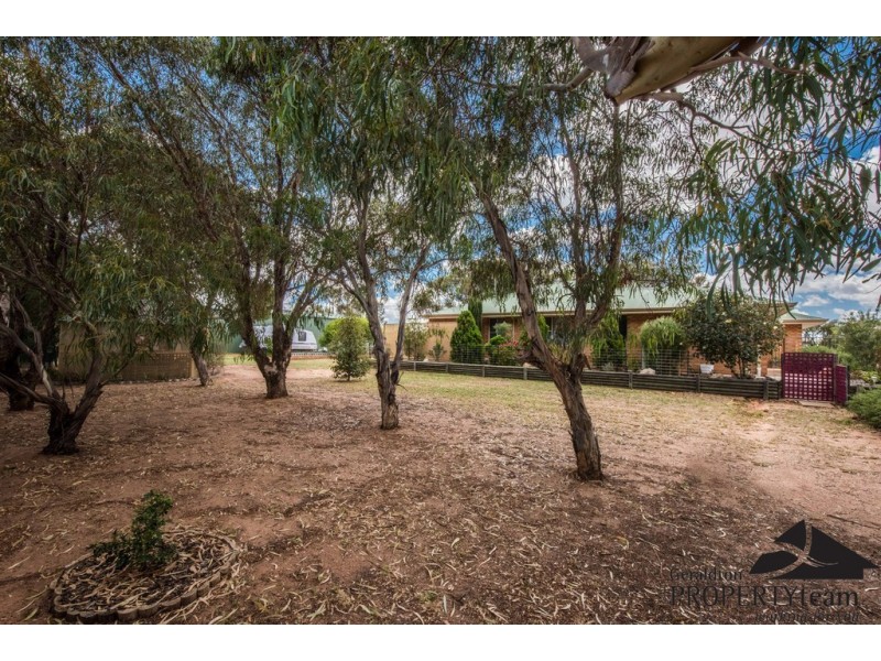 12 Dressage Circle, Deepdale WA 6532