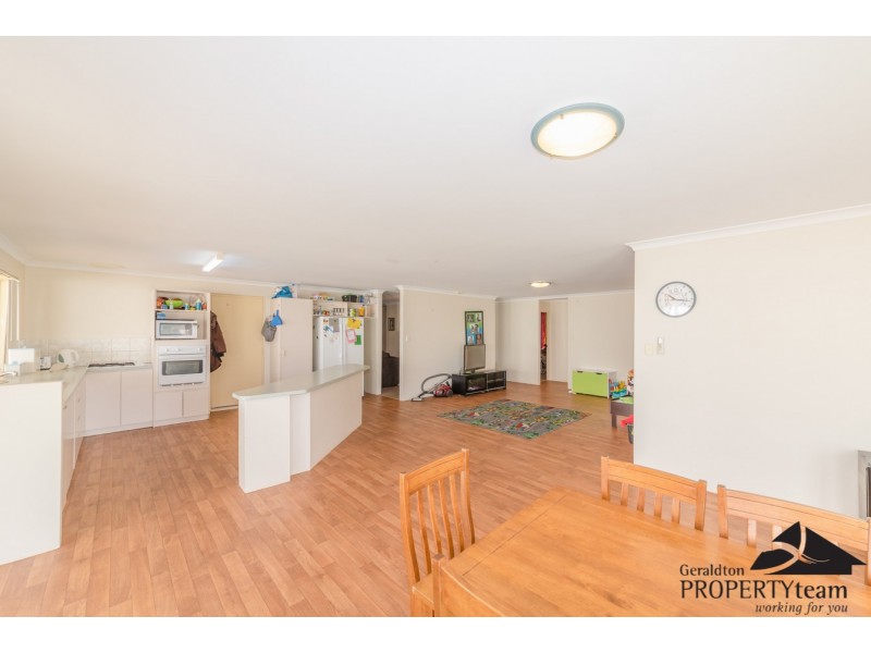 8 Auger Green, Wandina WA 6530