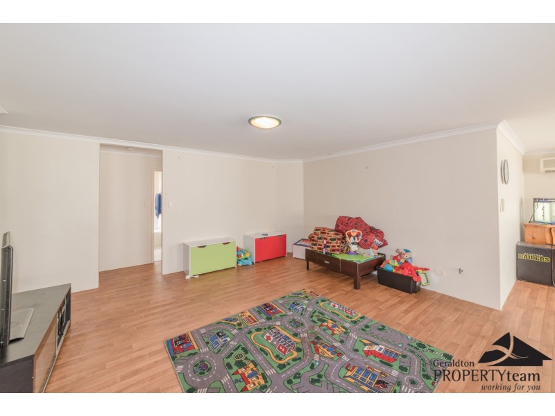 8 Auger Green, Wandina WA 6530