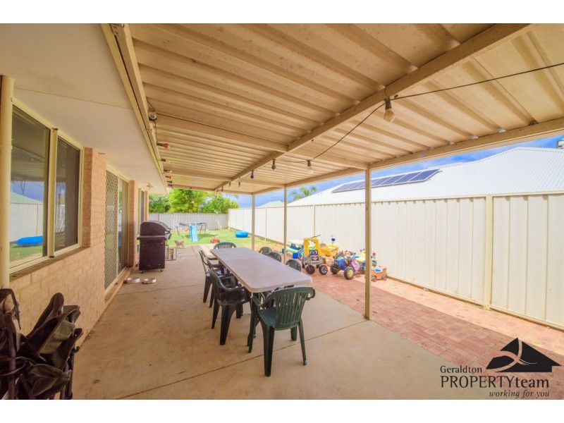 8 Auger Green, Wandina WA 6530