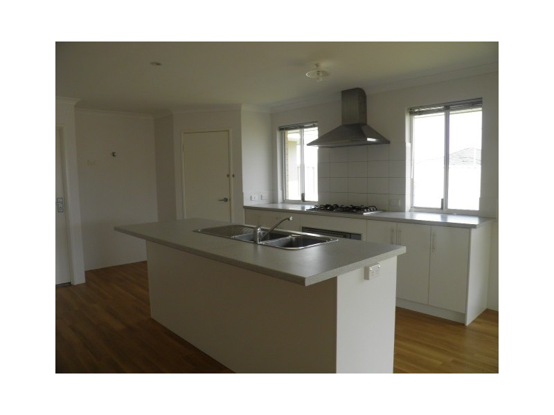 11 Wanda Circle, Wandina WA 6530