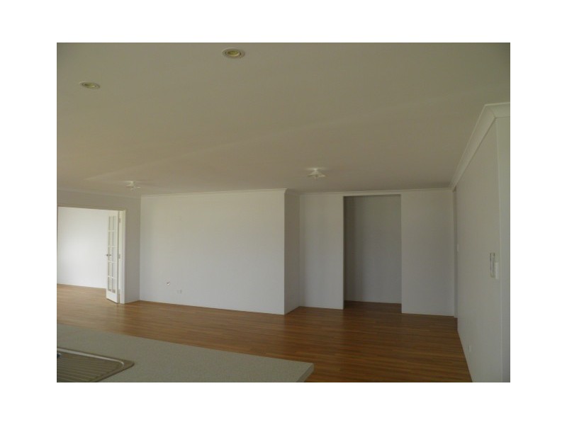 11 Wanda Circle, Wandina WA 6530