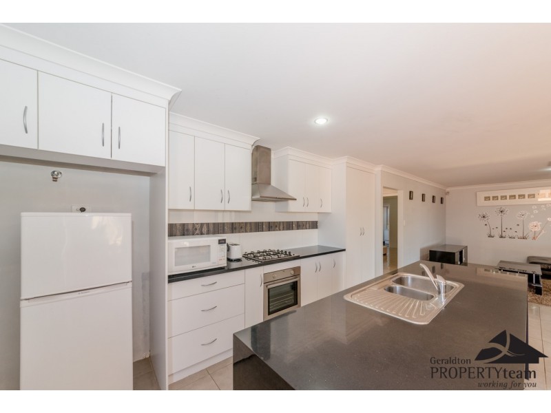 16 Rosapark Boulevard, Webberton WA 6530