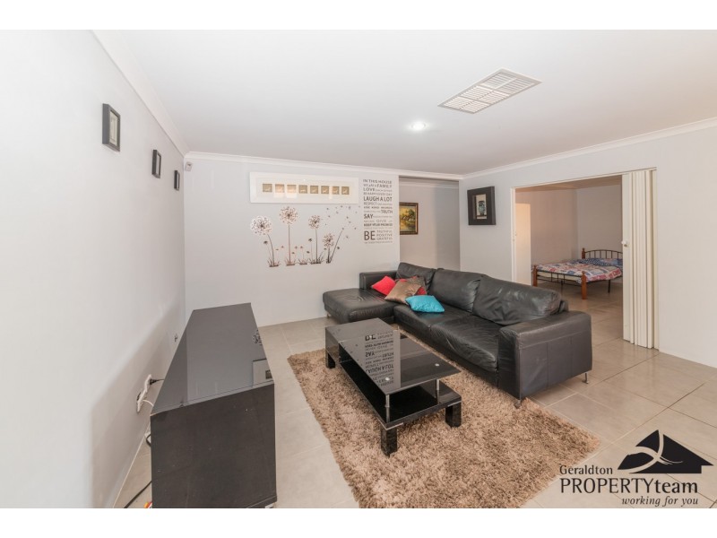 16 Rosapark Boulevard, Webberton WA 6530