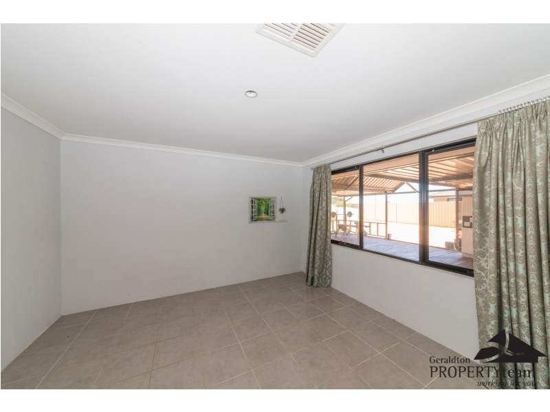 16 Rosapark Boulevard, Webberton WA 6530