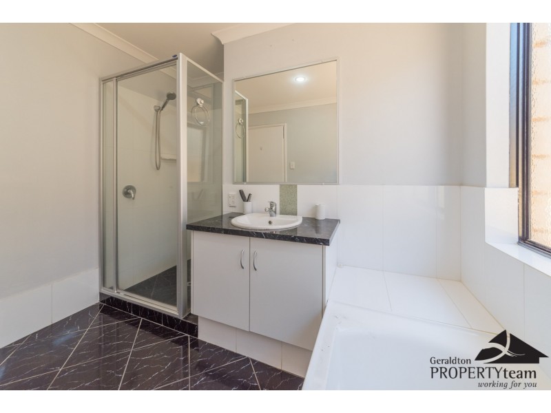 16 Rosapark Boulevard, Webberton WA 6530