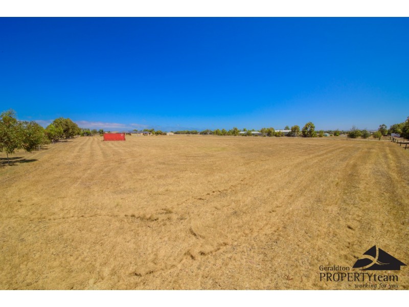 9 Eastlyn Drive, Deepdale WA 6532