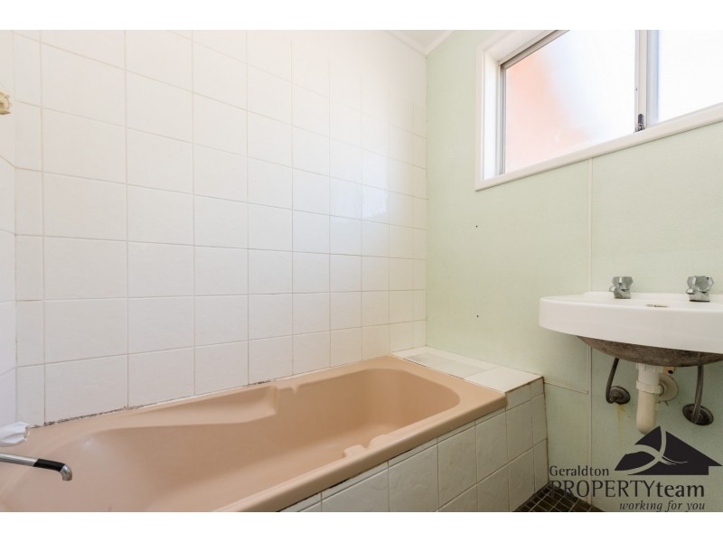 18 Adelaide Street, Waggrakine WA 6530