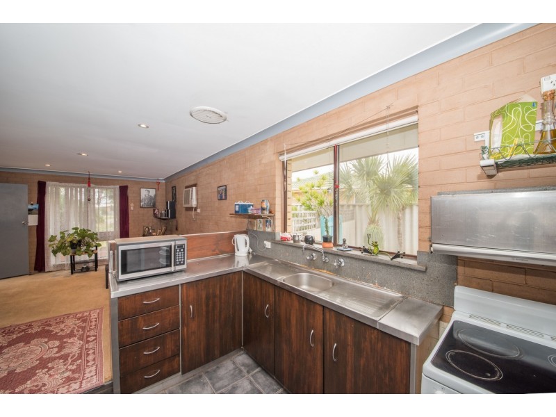 2B Cairncross Street, Geraldton WA 6530