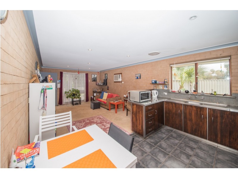 2B Cairncross Street, Geraldton WA 6530