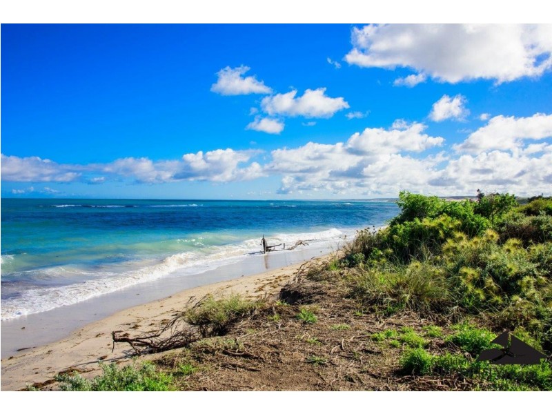 25 Wave Crest Circle, Drummond Cove WA 6532