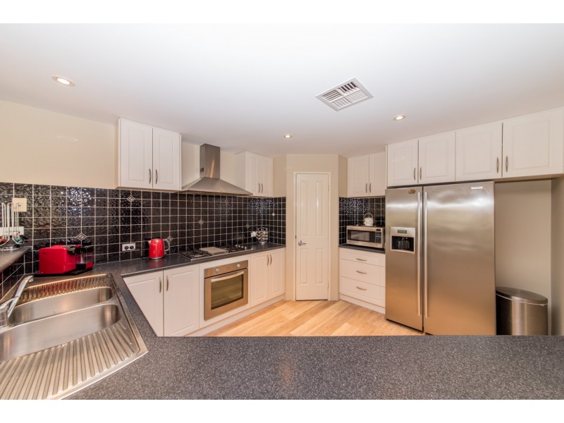 8 Fong Cove, Mount Tarcoola WA 6530