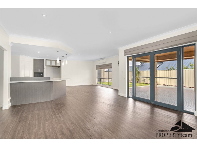 8 Garnet Brace, Wandina WA 6530