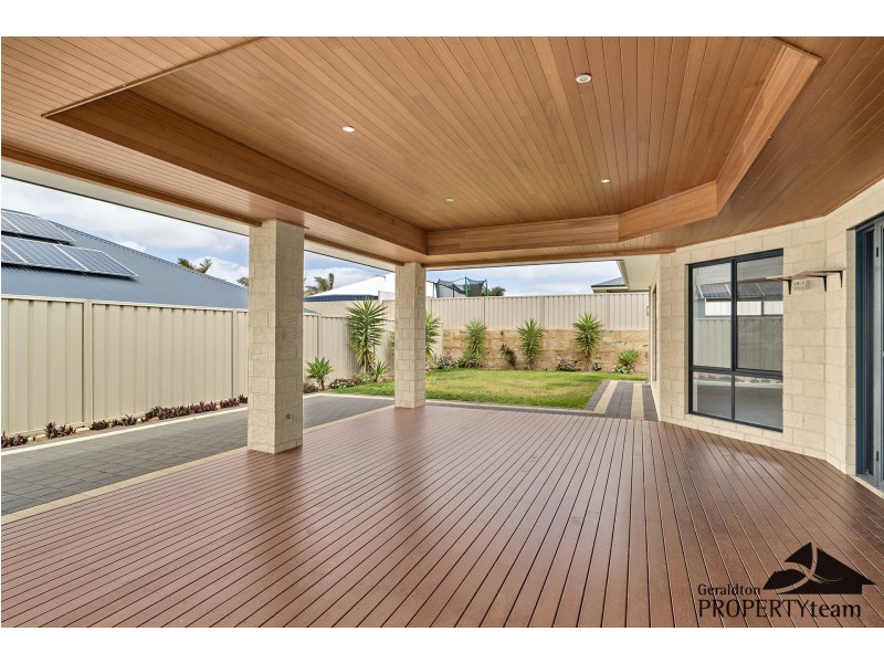 8 Garnet Brace, Wandina WA 6530