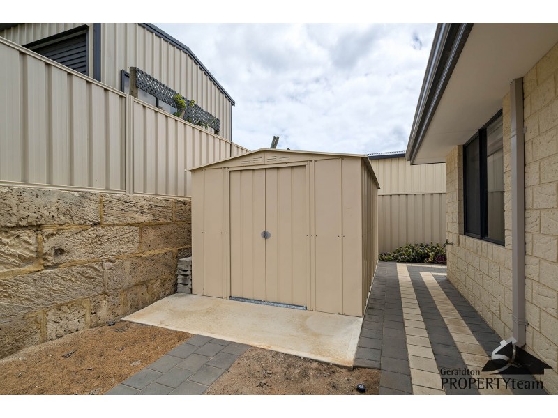 8 Garnet Brace, Wandina WA 6530