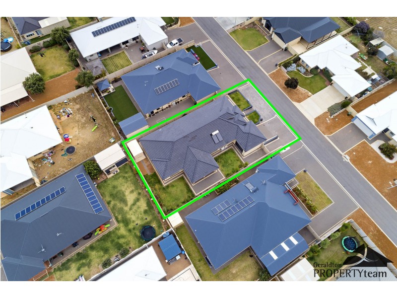 8 Garnet Brace, Wandina WA 6530