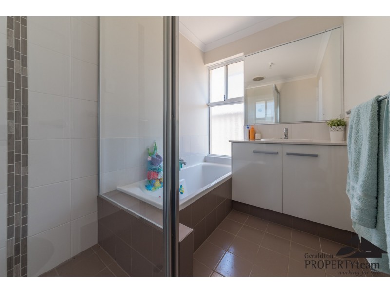 18 Thames Drive, Cape Burney WA 6532