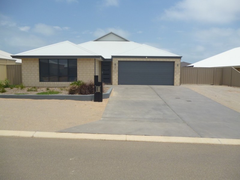 7 Shamrock Street, Wandina WA 6530