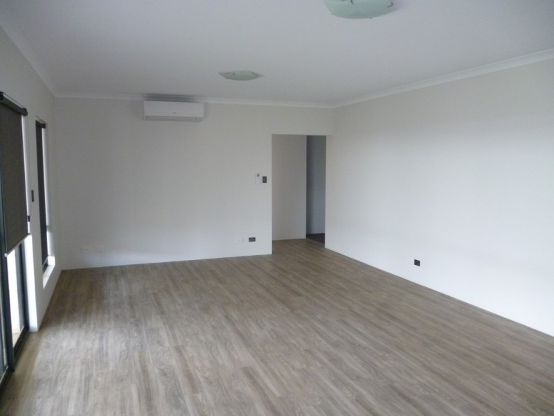 7 Shamrock Street, Wandina WA 6530